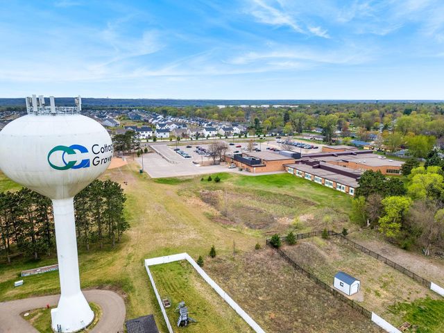 9112 Hamlet Avenue S, Cottage Grove, MN 55016