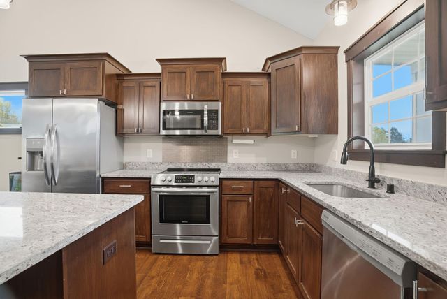 9112 Hamlet Avenue S, Cottage Grove, MN 55016