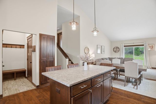 9112 Hamlet Avenue S, Cottage Grove, MN 55016