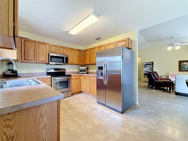 5945 WHITE TAIL LOOP, Lakeland, FL 33811