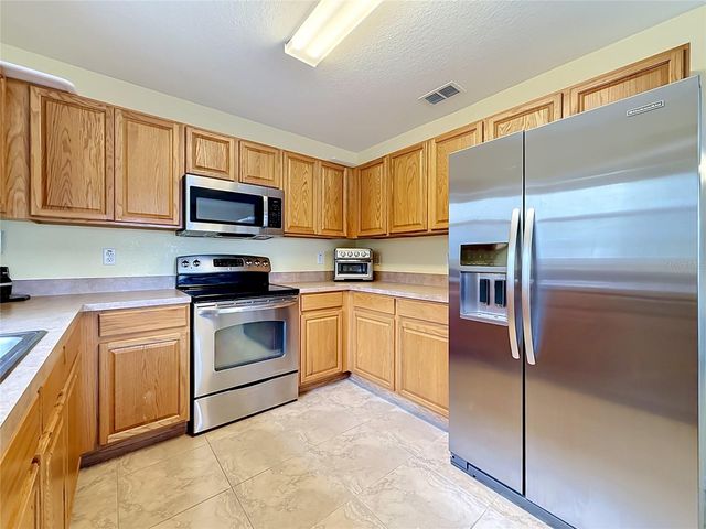 5945 WHITE TAIL LOOP, Lakeland, FL 33811