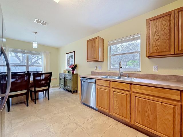 5945 WHITE TAIL LOOP, Lakeland, FL 33811