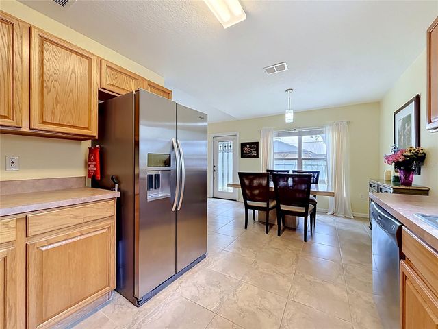 5945 WHITE TAIL LOOP, Lakeland, FL 33811