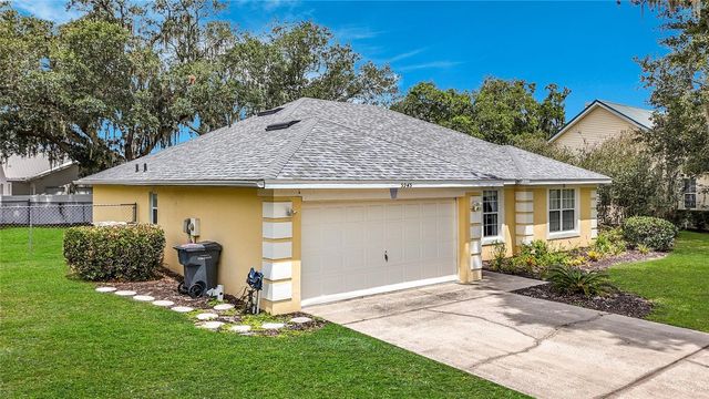 5945 WHITE TAIL LOOP, Lakeland, FL 33811