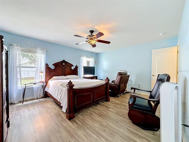5945 WHITE TAIL LOOP, Lakeland, FL 33811