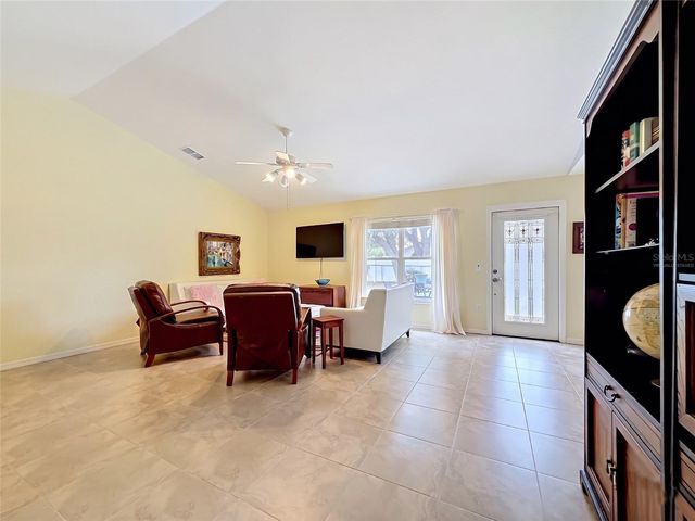 5945 WHITE TAIL LOOP, Lakeland, FL 33811