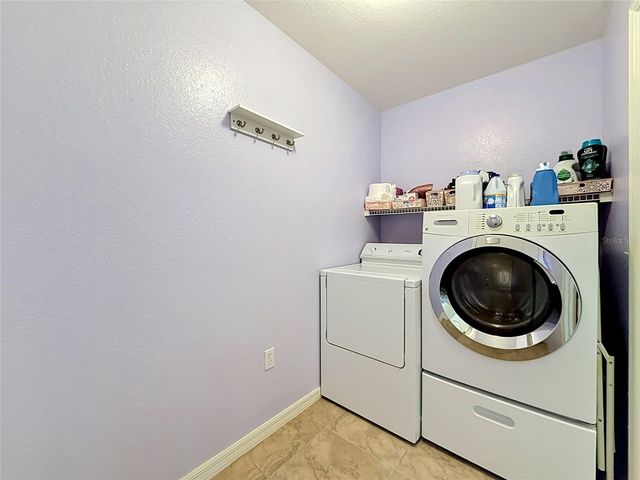 5945 WHITE TAIL LOOP, Lakeland, FL 33811