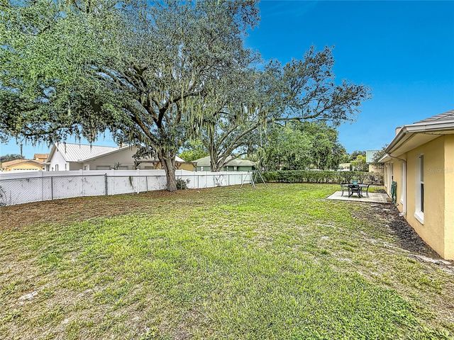 5945 WHITE TAIL LOOP, Lakeland, FL 33811
