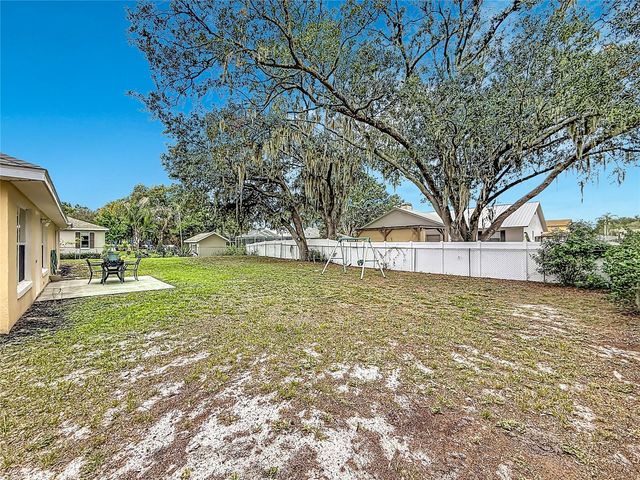 5945 WHITE TAIL LOOP, Lakeland, FL 33811