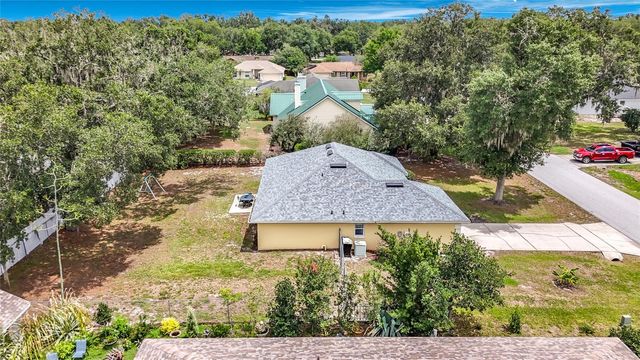 5945 WHITE TAIL LOOP, Lakeland, FL 33811