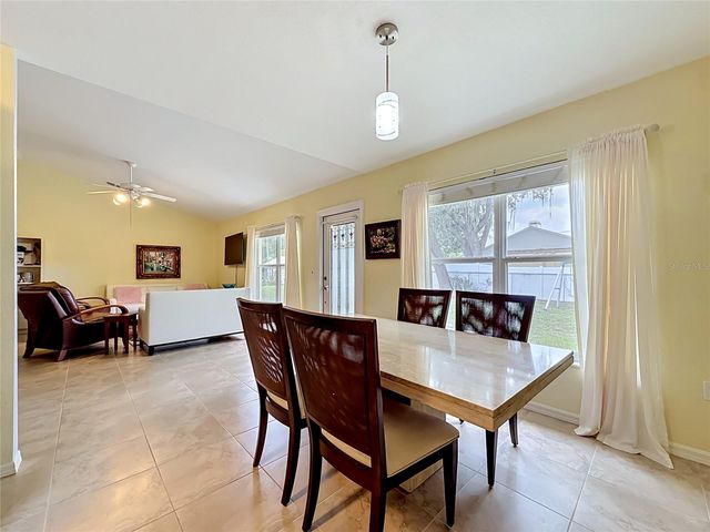 5945 WHITE TAIL LOOP, Lakeland, FL 33811