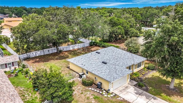 5945 WHITE TAIL LOOP, Lakeland, FL 33811