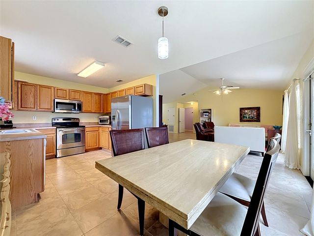 5945 WHITE TAIL LOOP, Lakeland, FL 33811