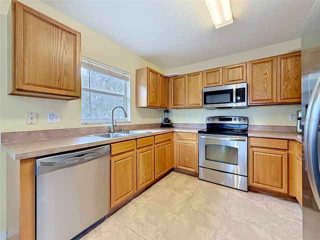 5945 WHITE TAIL LOOP, Lakeland, FL 33811