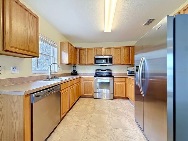 5945 WHITE TAIL LOOP, Lakeland, FL 33811