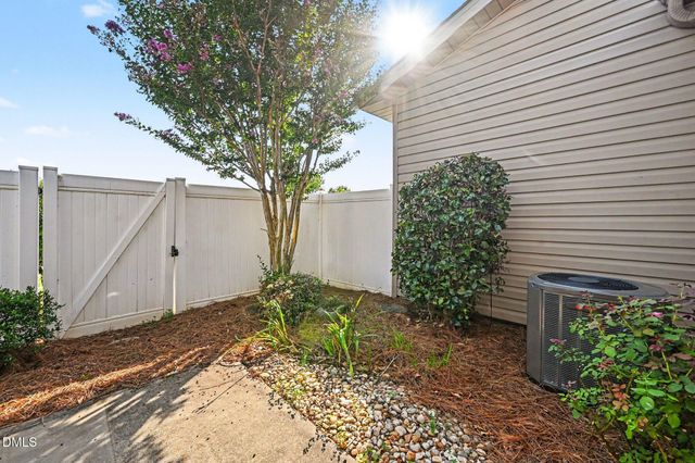 1942 Tweed Lane, Burlington, NC 27215