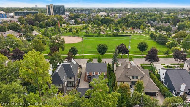 788 Pierce Street, Birmingham, MI 48009