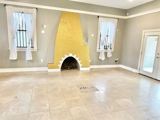 2424 Southmore Boulevard, Houston, TX 77004