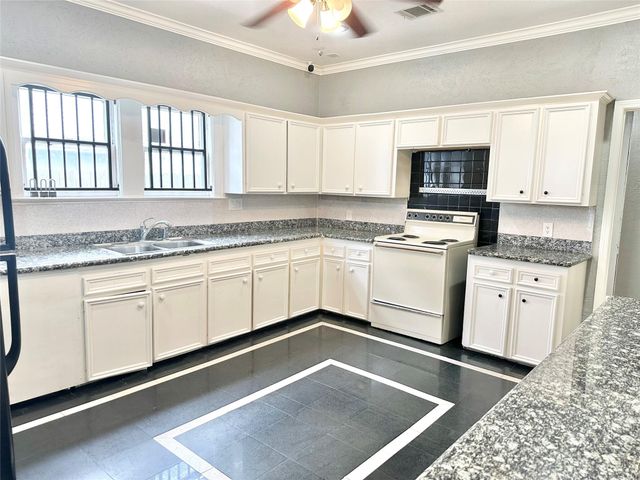 2424 Southmore Boulevard, Houston, TX 77004