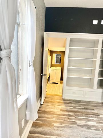 2424 Southmore Boulevard, Houston, TX 77004