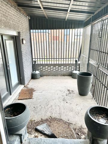 2424 Southmore Boulevard, Houston, TX 77004