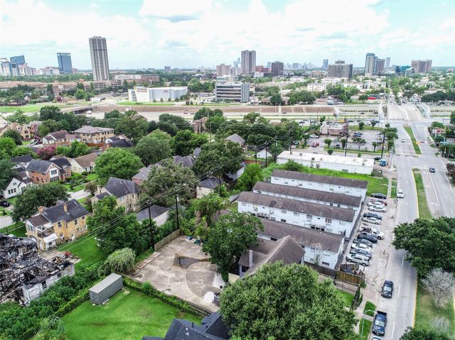 2424 Southmore Boulevard, Houston, TX 77004