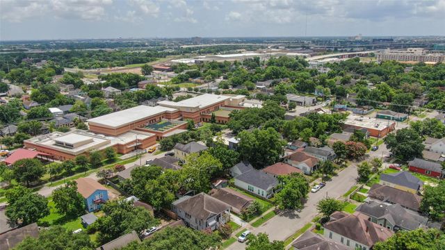 2424 Southmore Boulevard, Houston, TX 77004