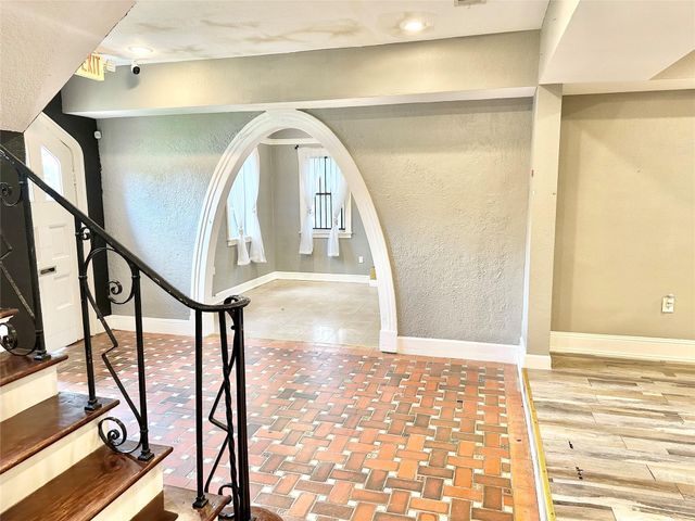 2424 Southmore Boulevard, Houston, TX 77004