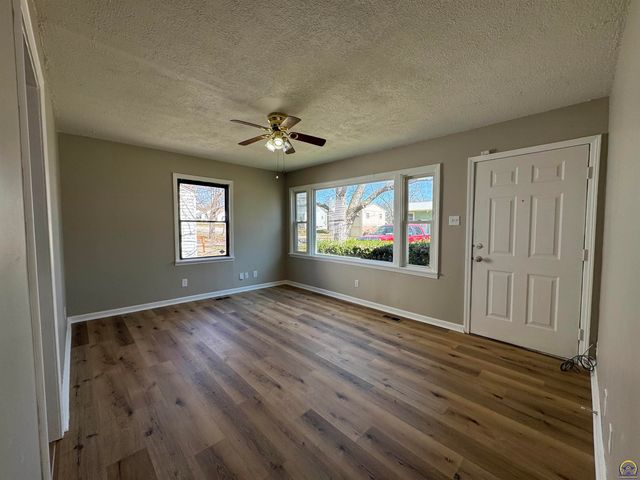 913 SW Watson AVE, Topeka, KS 66606