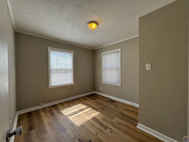 913 SW Watson AVE, Topeka, KS 66606