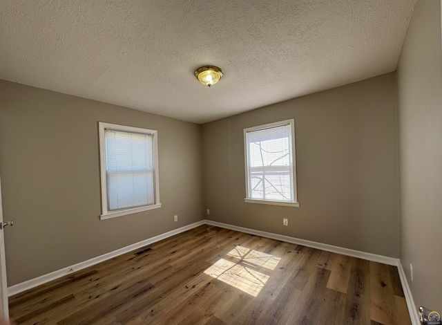 913 SW Watson AVE, Topeka, KS 66606