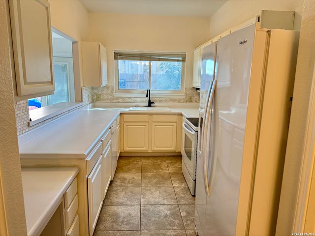 2779 Del Pilar, San Antonio, TX 78232