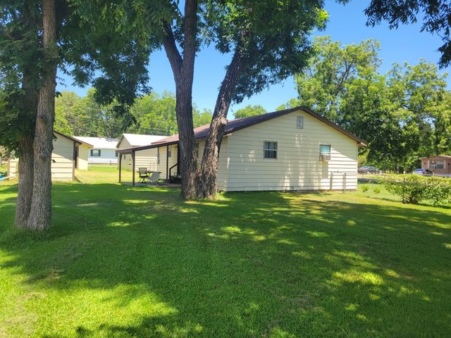 359 Pawnee Drive, Gordonville, TX 76245