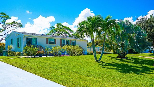 7030 SE Ridgeway Terrace, Hobe Sound, FL 33455