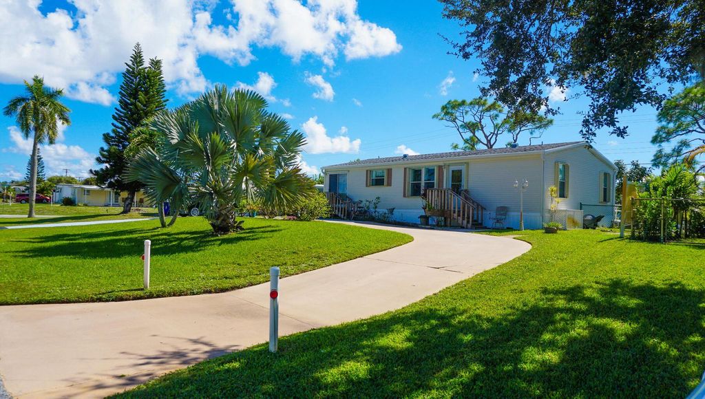 7030 SE Ridgeway Terrace, Hobe Sound, FL 33455