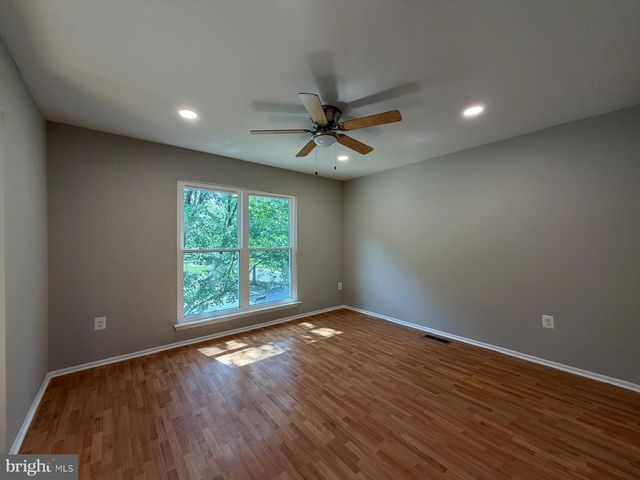 4750 HUMMINGBIRD DR, Waldorf, MD 20603