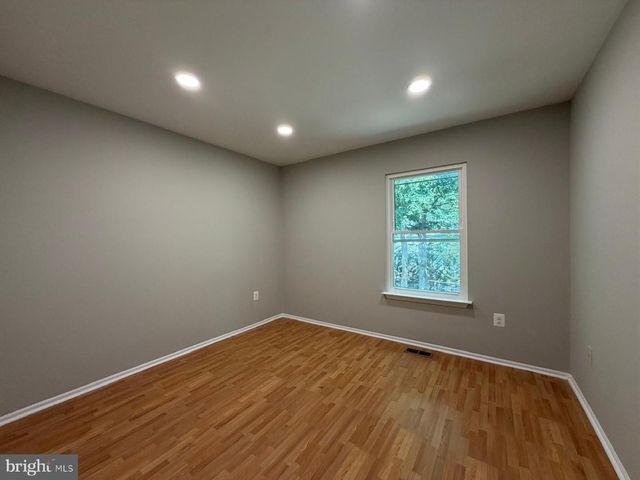 4750 HUMMINGBIRD DR, Waldorf, MD 20603