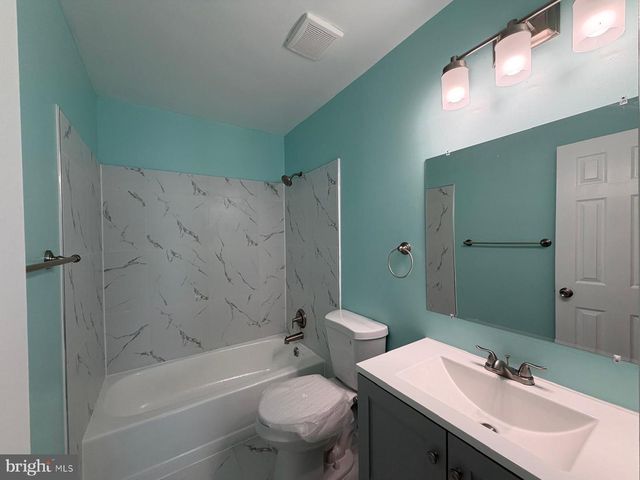 4750 HUMMINGBIRD DR, Waldorf, MD 20603