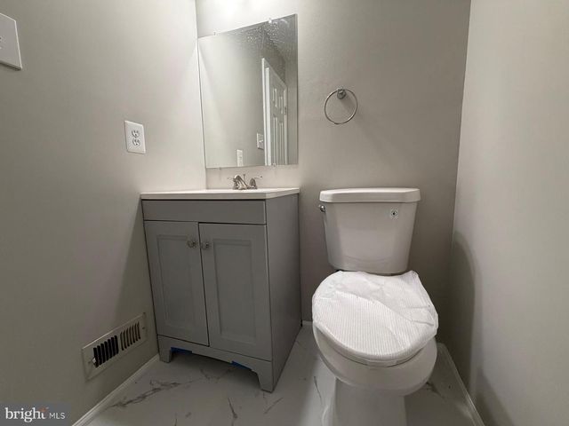 4750 HUMMINGBIRD DR, Waldorf, MD 20603