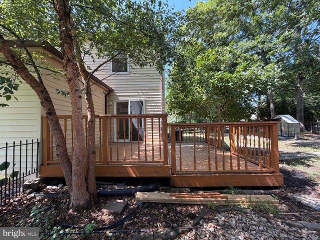 4750 HUMMINGBIRD DR, Waldorf, MD 20603
