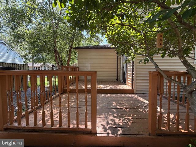4750 HUMMINGBIRD DR, Waldorf, MD 20603