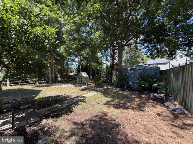 4750 HUMMINGBIRD DR, Waldorf, MD 20603