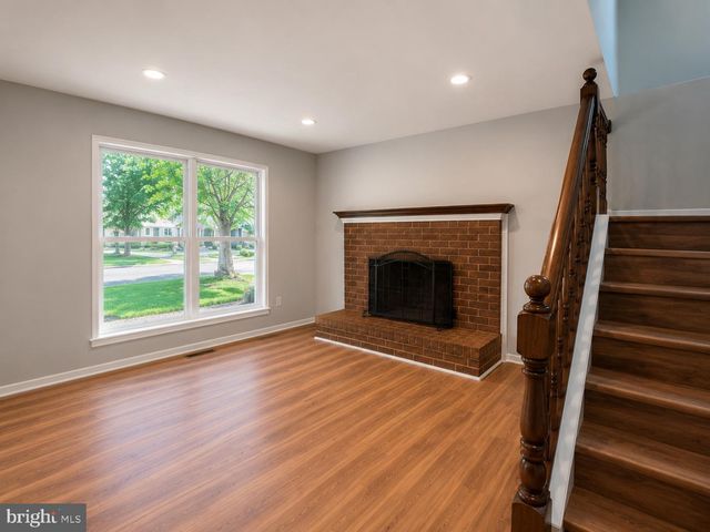 4750 HUMMINGBIRD DR, Waldorf, MD 20603