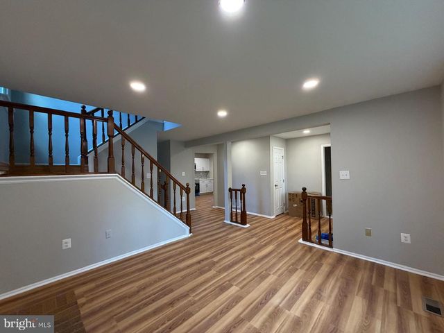 4750 HUMMINGBIRD DR, Waldorf, MD 20603