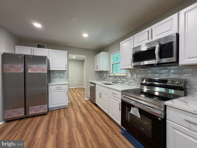 4750 HUMMINGBIRD DR, Waldorf, MD 20603