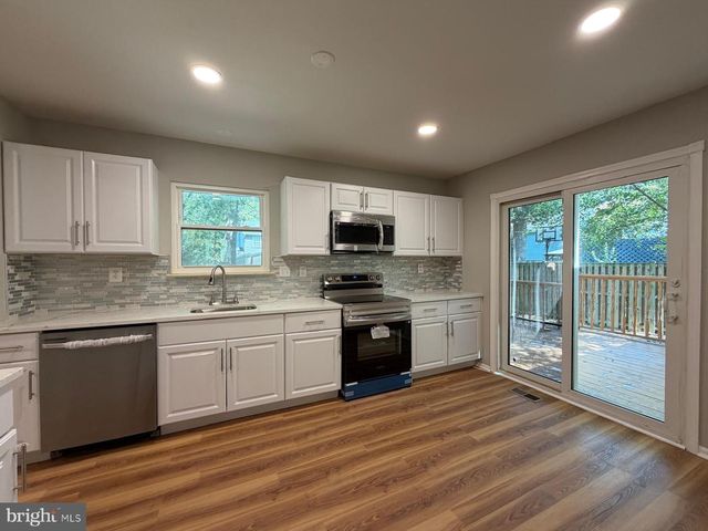 4750 HUMMINGBIRD DR, Waldorf, MD 20603