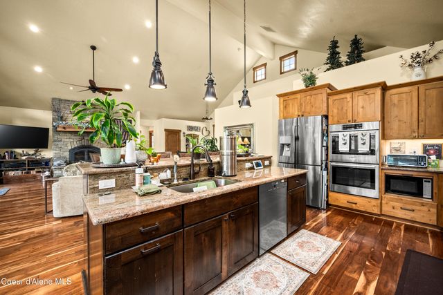 1819 E Misty Meadows CT, Hayden Lake, ID 83835