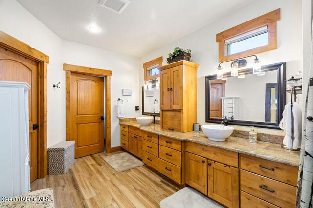 1819 E Misty Meadows CT, Hayden Lake, ID 83835