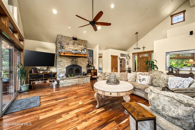 1819 E Misty Meadows CT, Hayden Lake, ID 83835