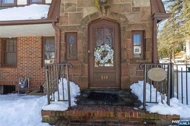 318 Gilbert Street, Ridgewood, NJ 07450